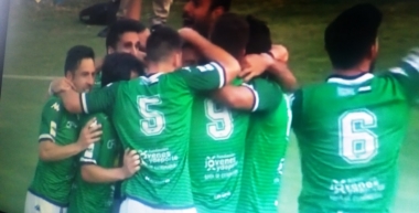 el villanovense celebra el gol en Fuenlabrada