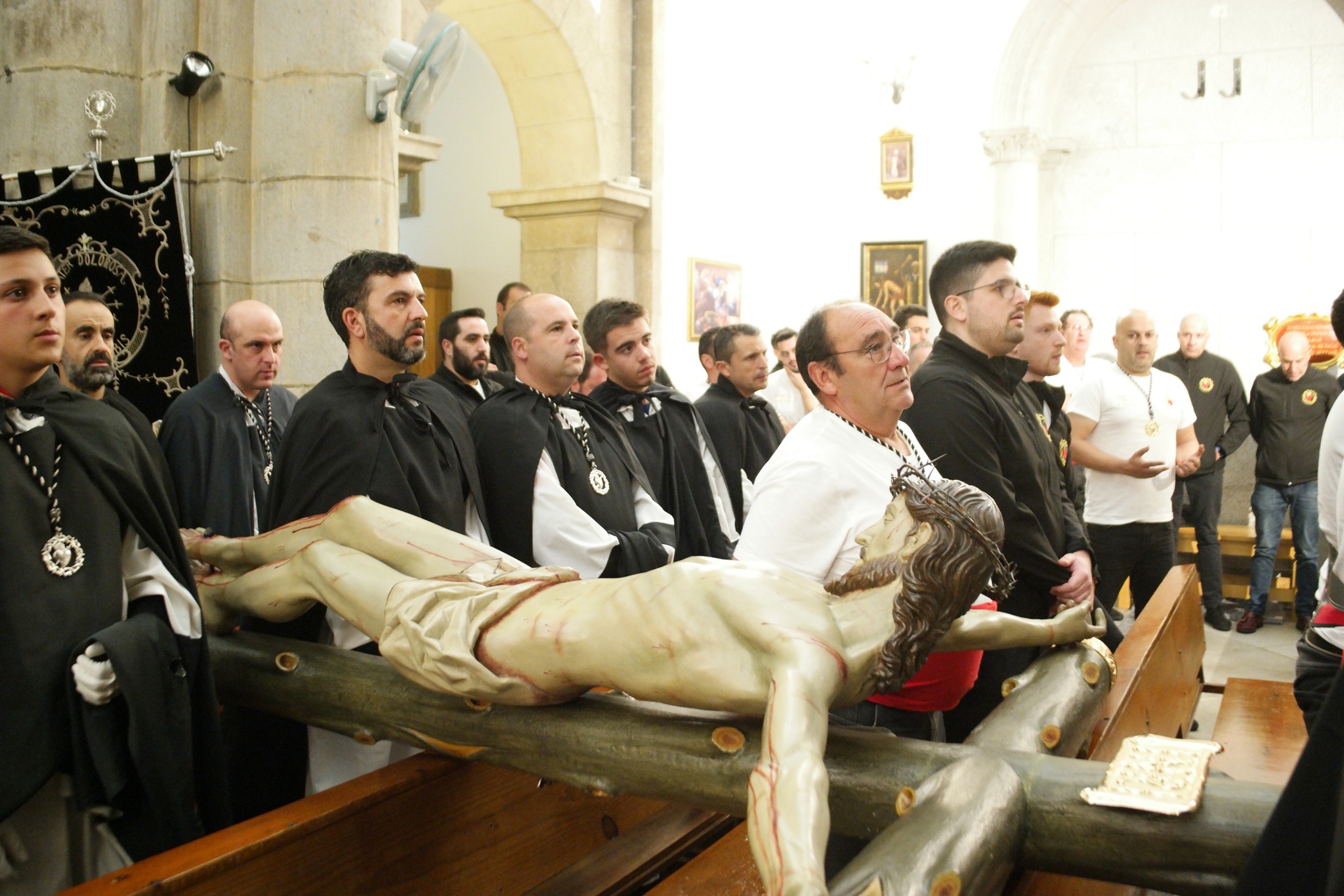 VIERNES SANTO IGLESIA DB CRISTO EN PROCESION