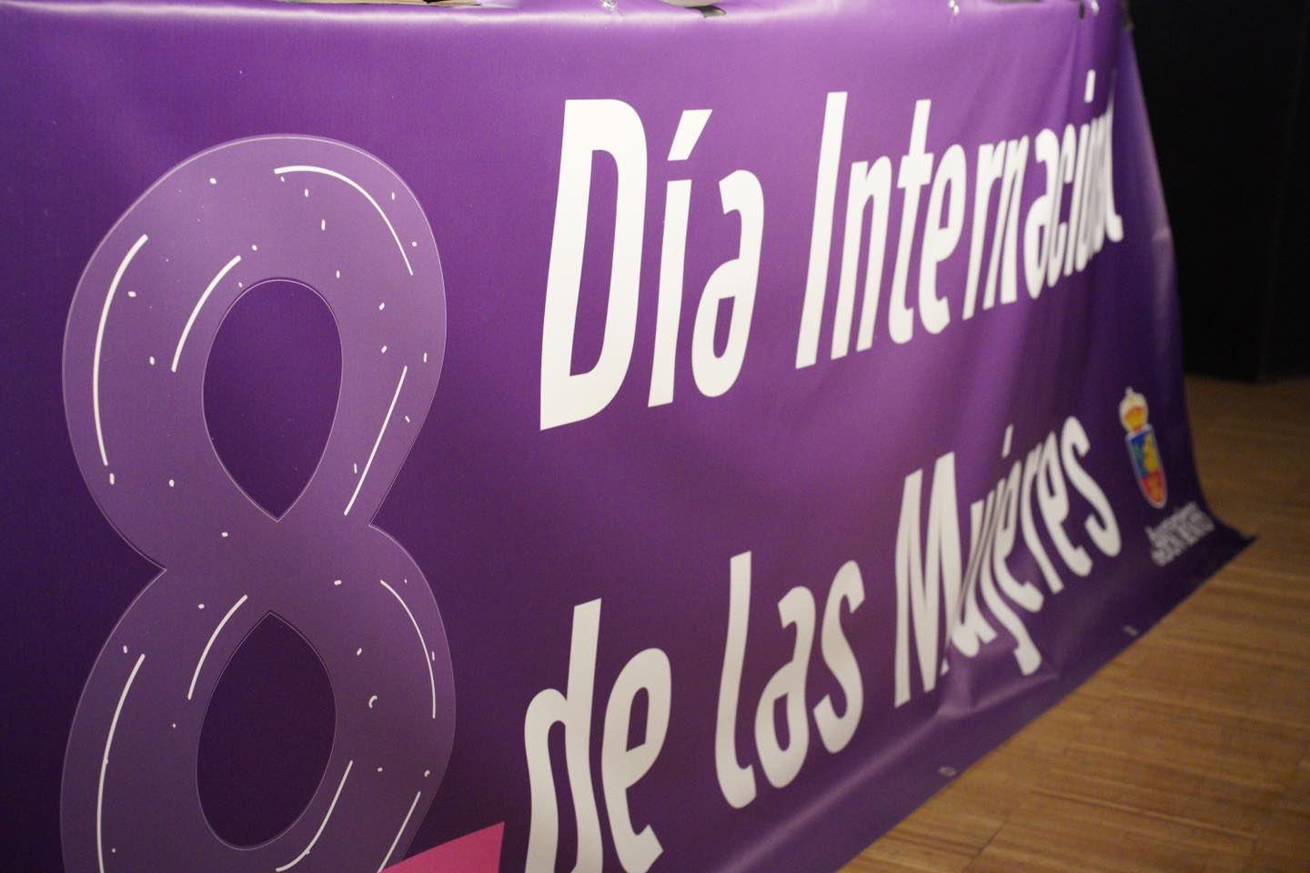 cartel dia de la mujer db
