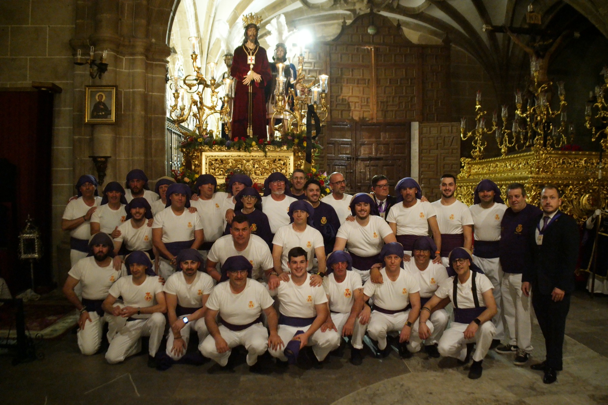 costaleros cristo medinaceli
