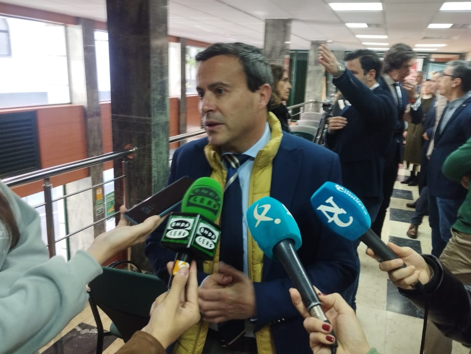miguel angel gallardo retirada alcalde