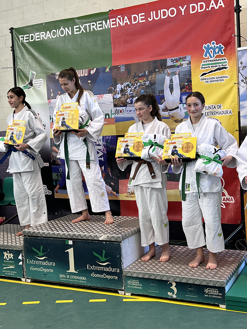 podium paula judo