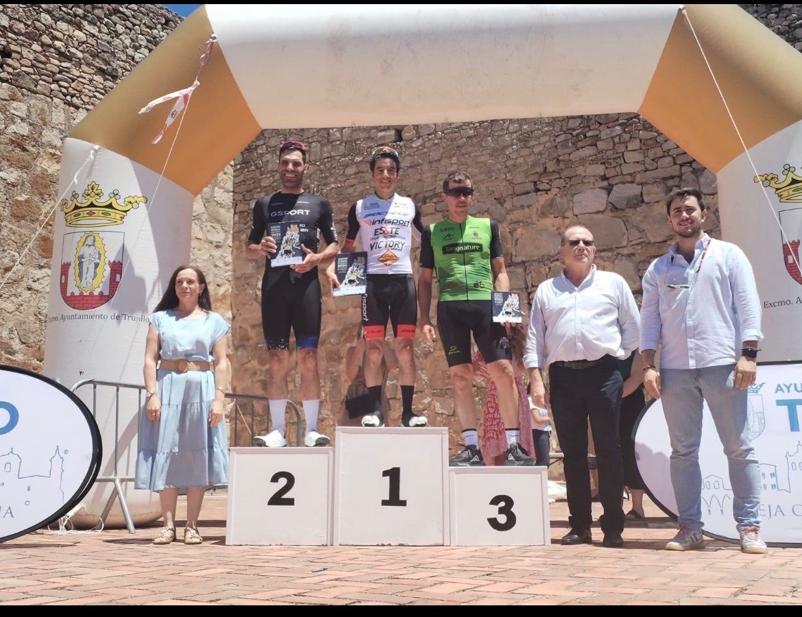 Jaqun Snchez tercer clasificado Master 40 y primer corredor extremeo