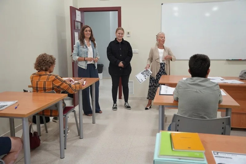 alcaldesa visita cursos