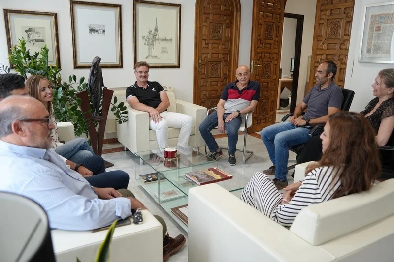 alcaldesa y ganadores gala empresarios