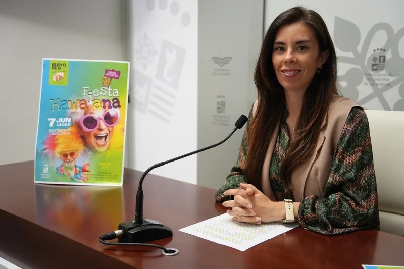 fiesta hawaiana para mayores