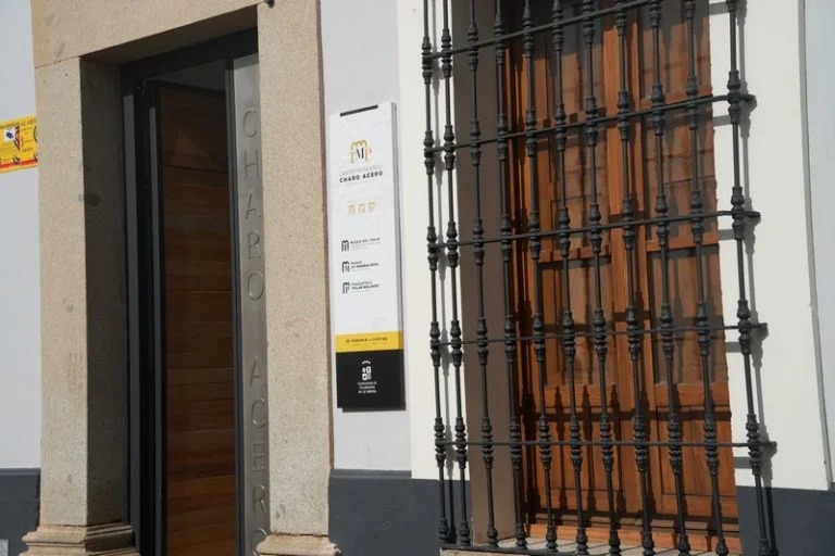 museo charo acero fachada