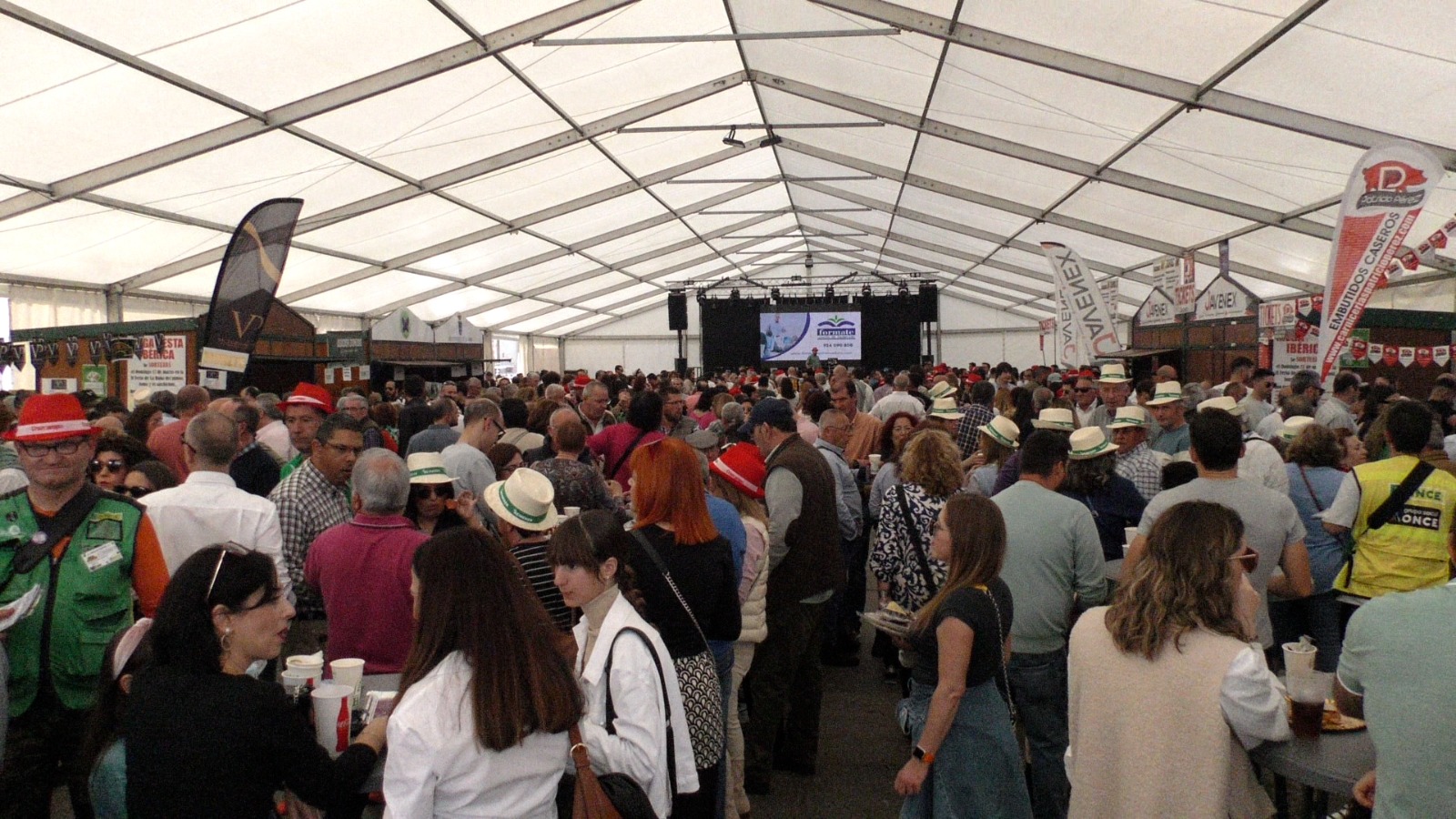 carpa feria haba salchichon