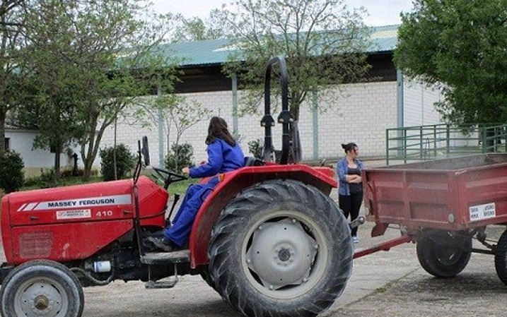jovenes agricultoras