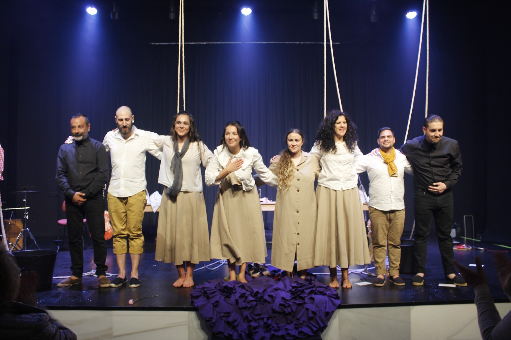 las 13 rosas elenco