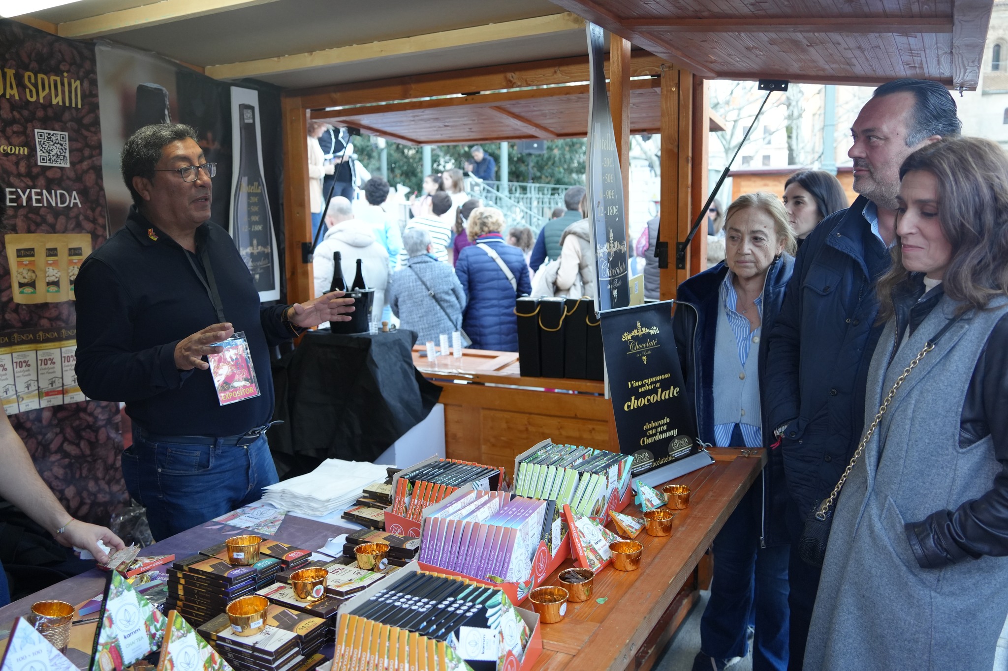 stand chocolate