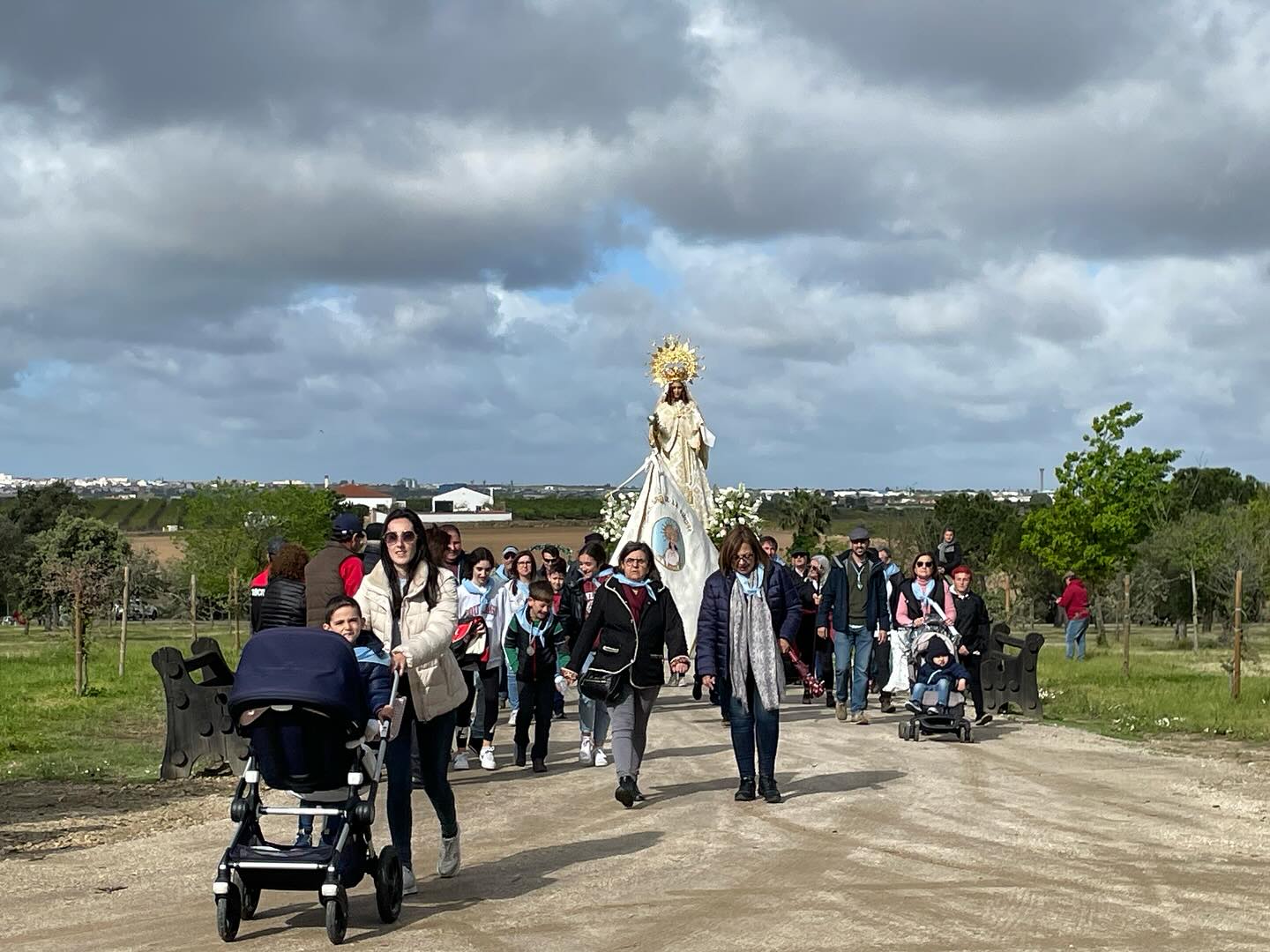 virgen aurora regresa ermita lunes pascua