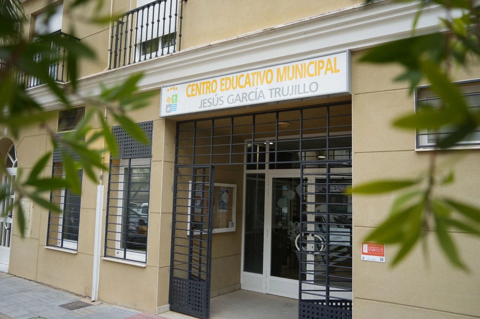 uned