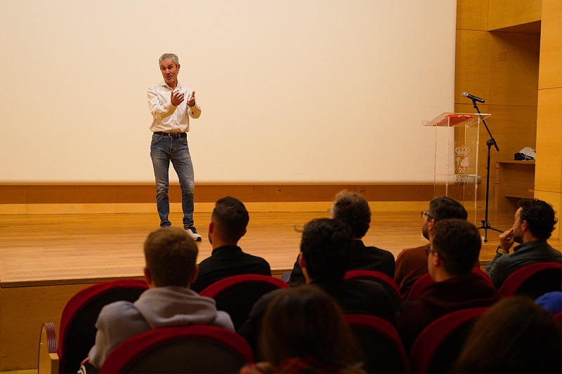 martin fiz en la casa de cultura de don benito