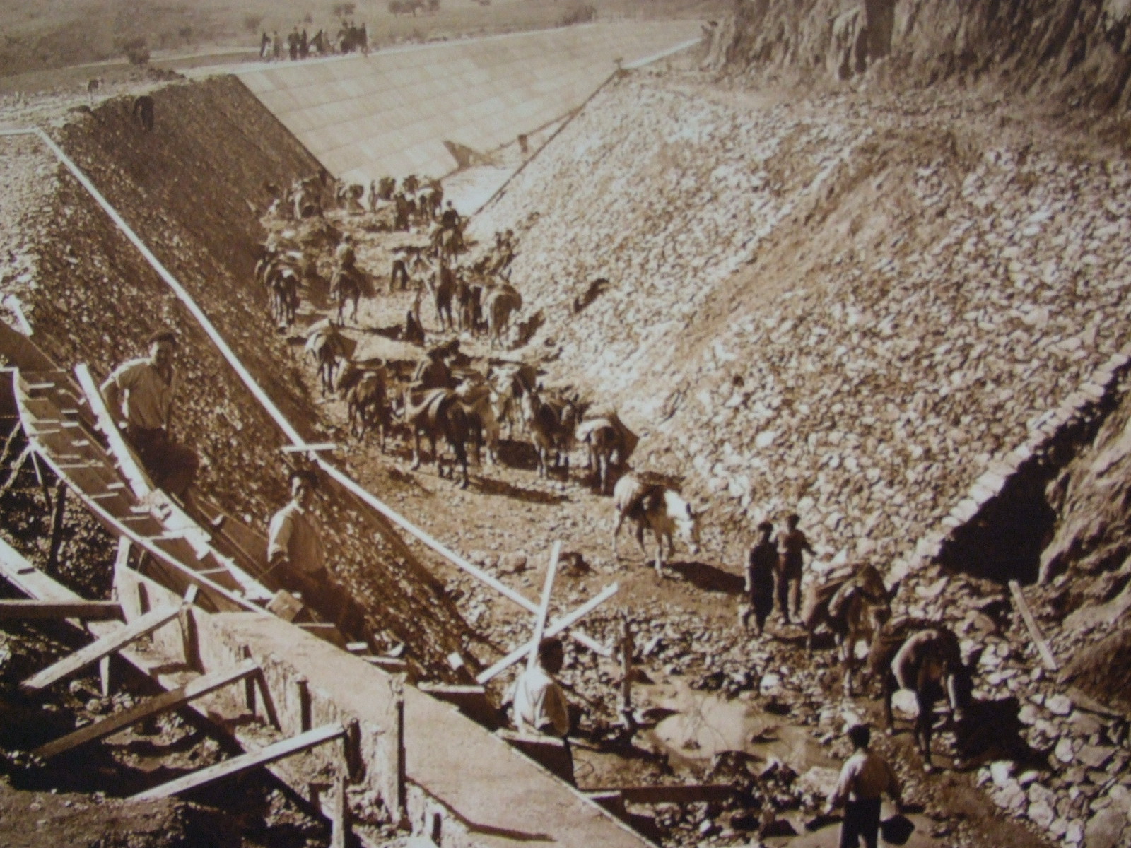 canal orellana construcción
