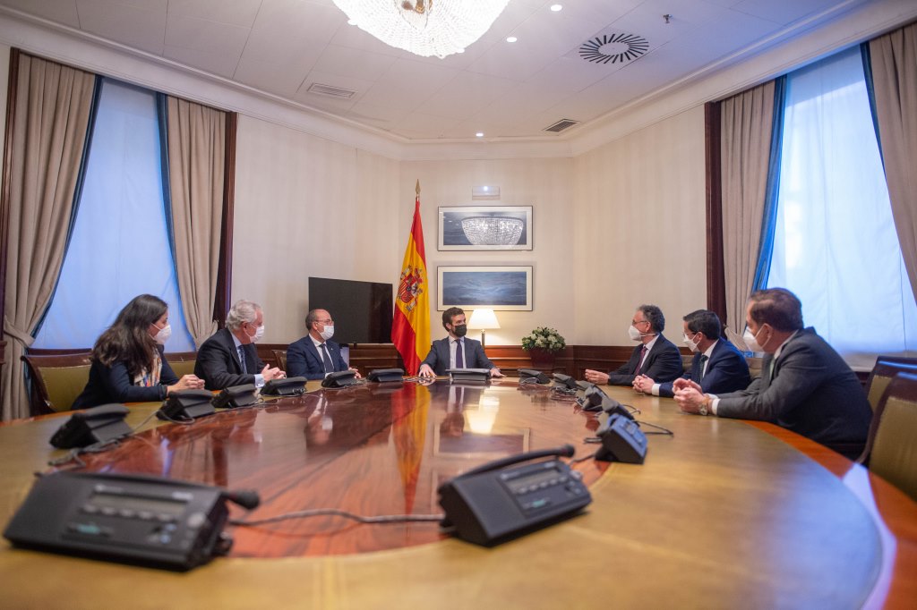 pablo casado y alcaldes