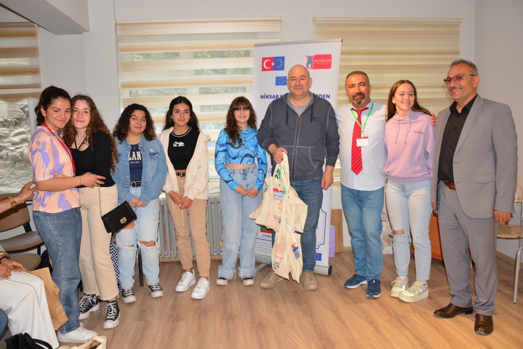ies puerta serena