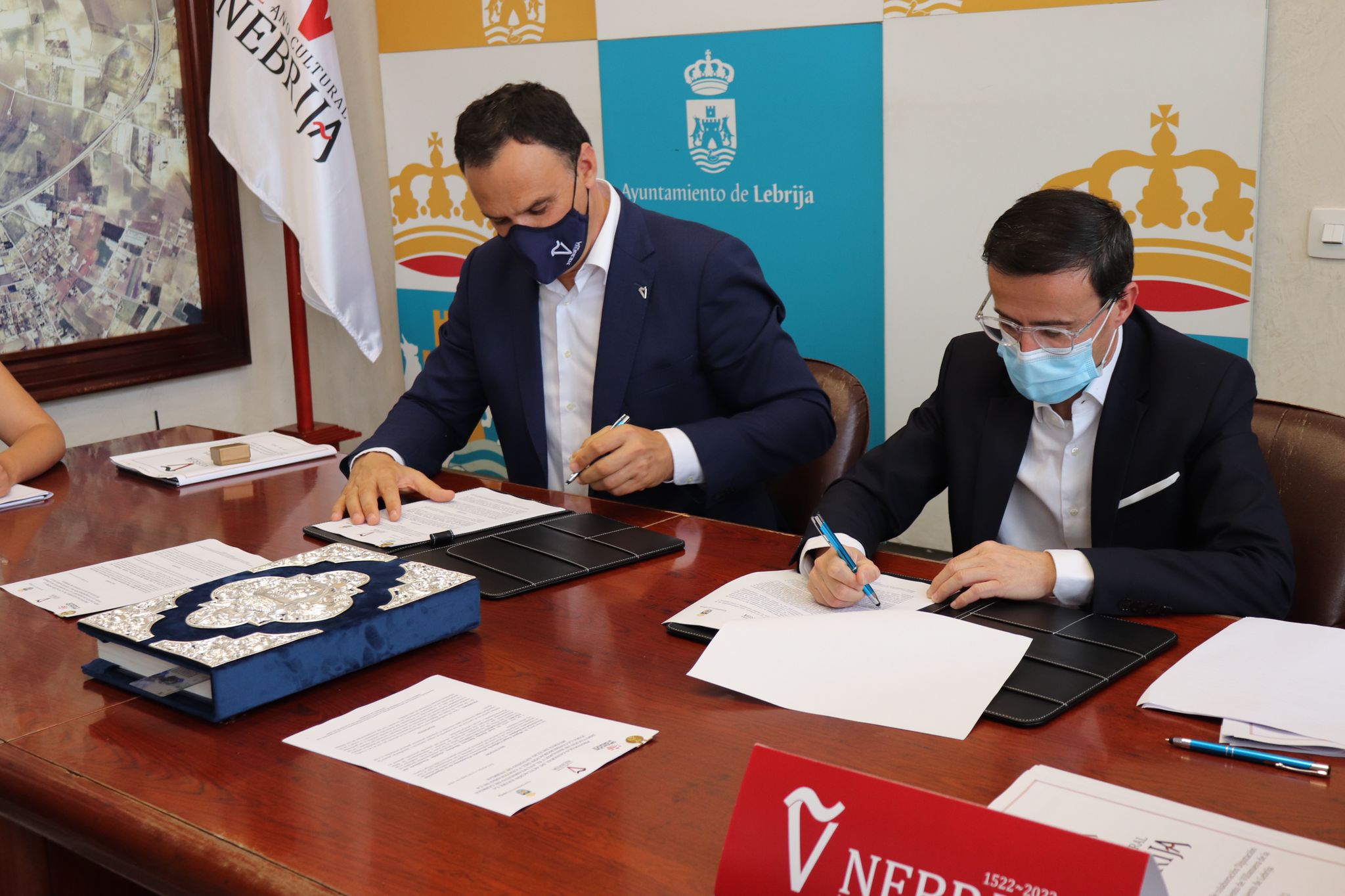 alcaldes de villanueva de la serena y lebrija