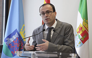 miguel ángel gallardo, presidente de la Diputación de Badajoz