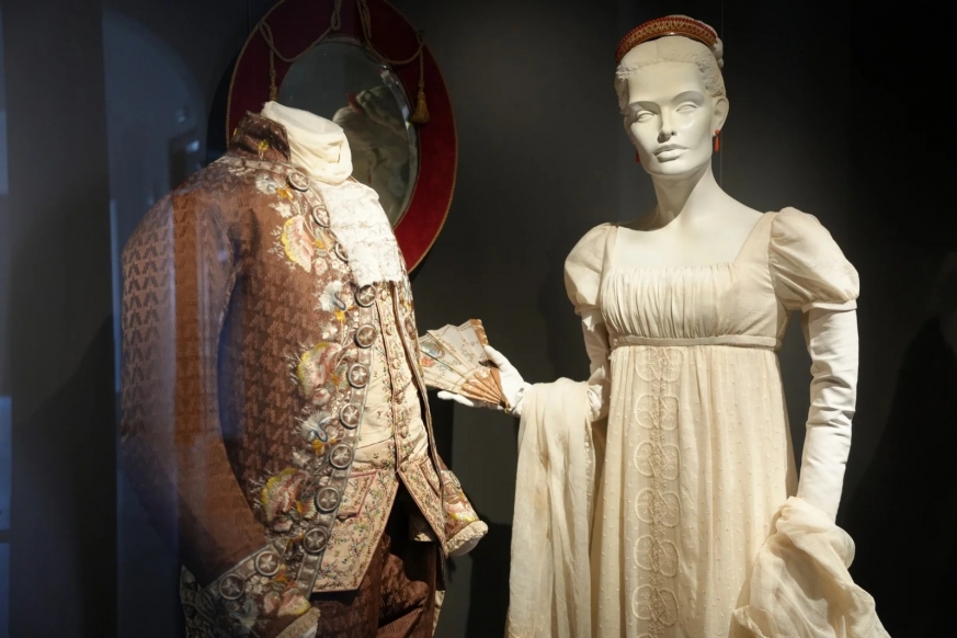 trajes juniio museo charo acero