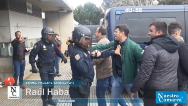 agricultores manifestándose en Feval