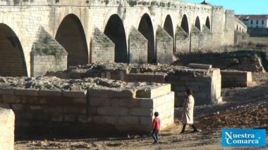 puente antiguo medellin restos