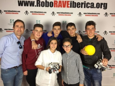 alumnos robotica Santa Amalia