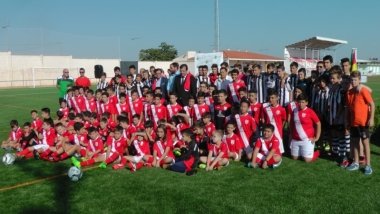 inauguración del nuevo campo de Pela