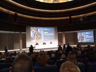 tamamesl presentando libro de hernán cortés