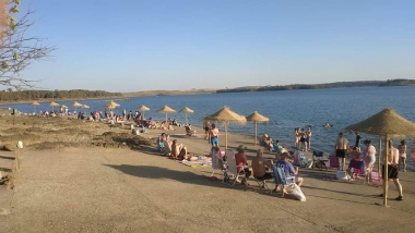 playa orellana de la sierra