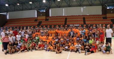 seleccion española con aficionados en Villanueva