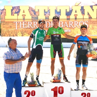 loren herrera en el podio