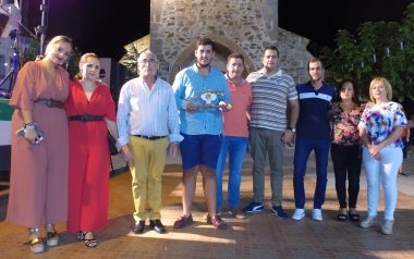 antonio cabezas con familiares y concejales