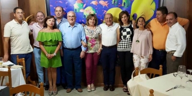 antiguos alumnos del Claret con Agustín Bernal
