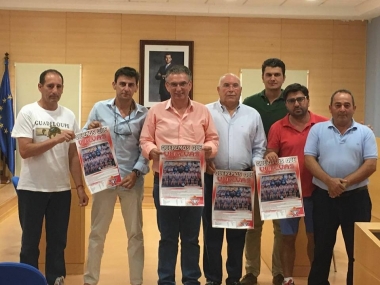 el alcalde y directivos del deportivo Don Benito