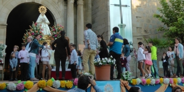 ofrenda a la Virgen de las Cruces