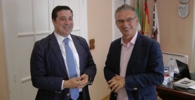 el director de Telefónica y el alcalde
