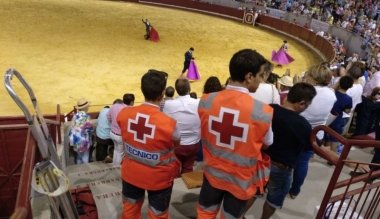 cruz roja en la feria