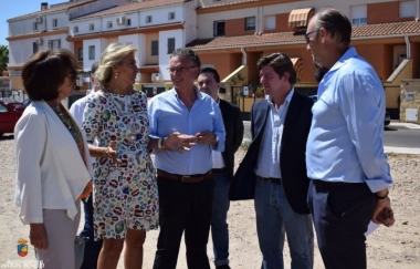 visita de Cristina Herrera al solar del futuro edificio de la seguridad social