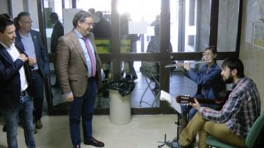 vergeles en su visita al hospital comarcal