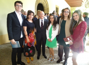 alumnos con Marcelino Oreja