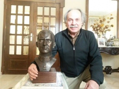 ricardo garcía lozano y el busto de Muñoz Torrero