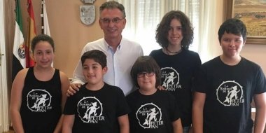 la sombra de peter pan con el alcalde de Don Benito