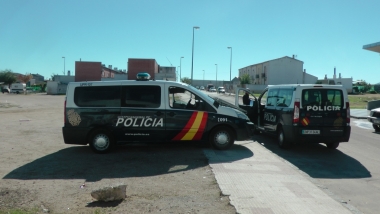 policia en calle laguna de Don Benito