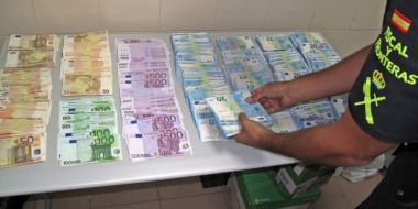 dinero que intentaban sacar de España
