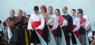 bailes en honor de la Virgen de la Aurora