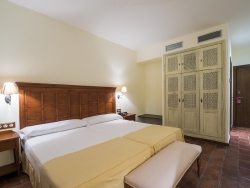 hotel cortijo santa cruz