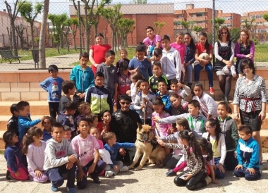 actividad de la policía local de Villanueva con los escolares