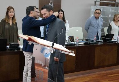 leandro barrantes tomando posesión