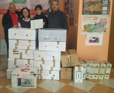 entrega de libros de jesús gómez